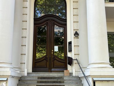 Porta de entrada do escritório